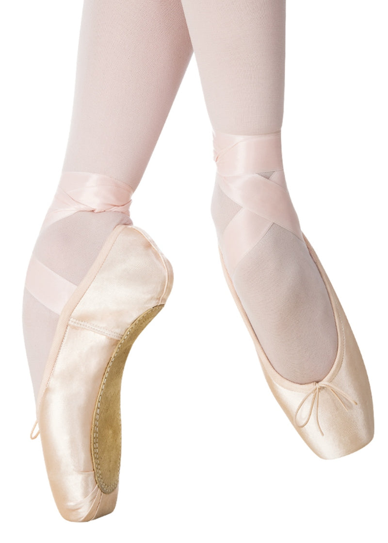 Nova Pointe Shoe (Medium Shank)