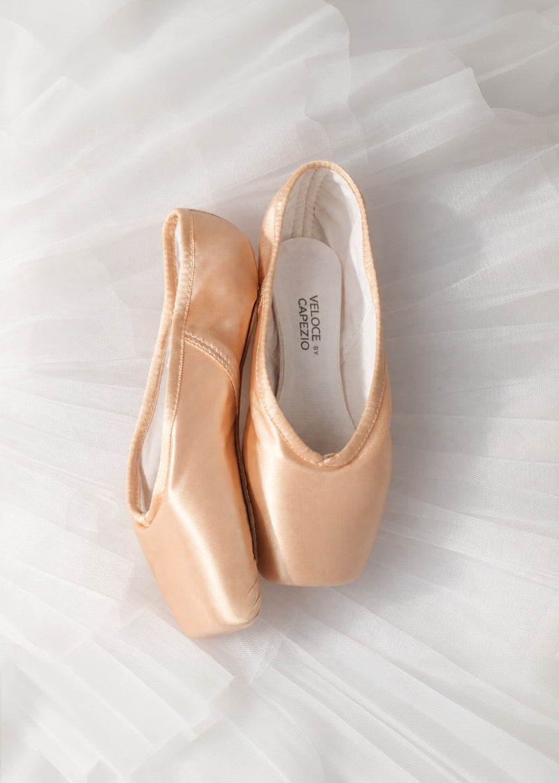 Capezio 1160W Veloce pointe shoe in Petal Pink satin with elastic drawstring