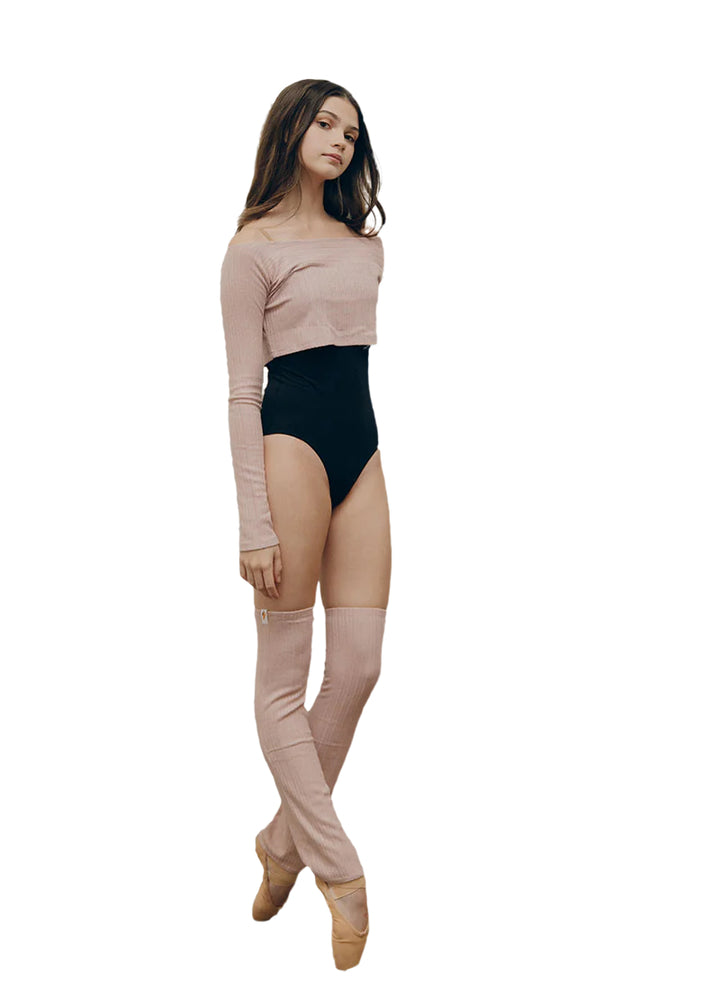 RubiaWear shorty legwarmers in light pink.
